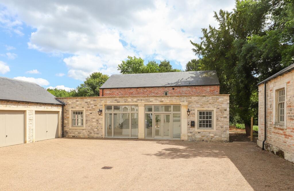 Main image of property: 32 The Stables, Firbeck Hall, Firbeck, S81