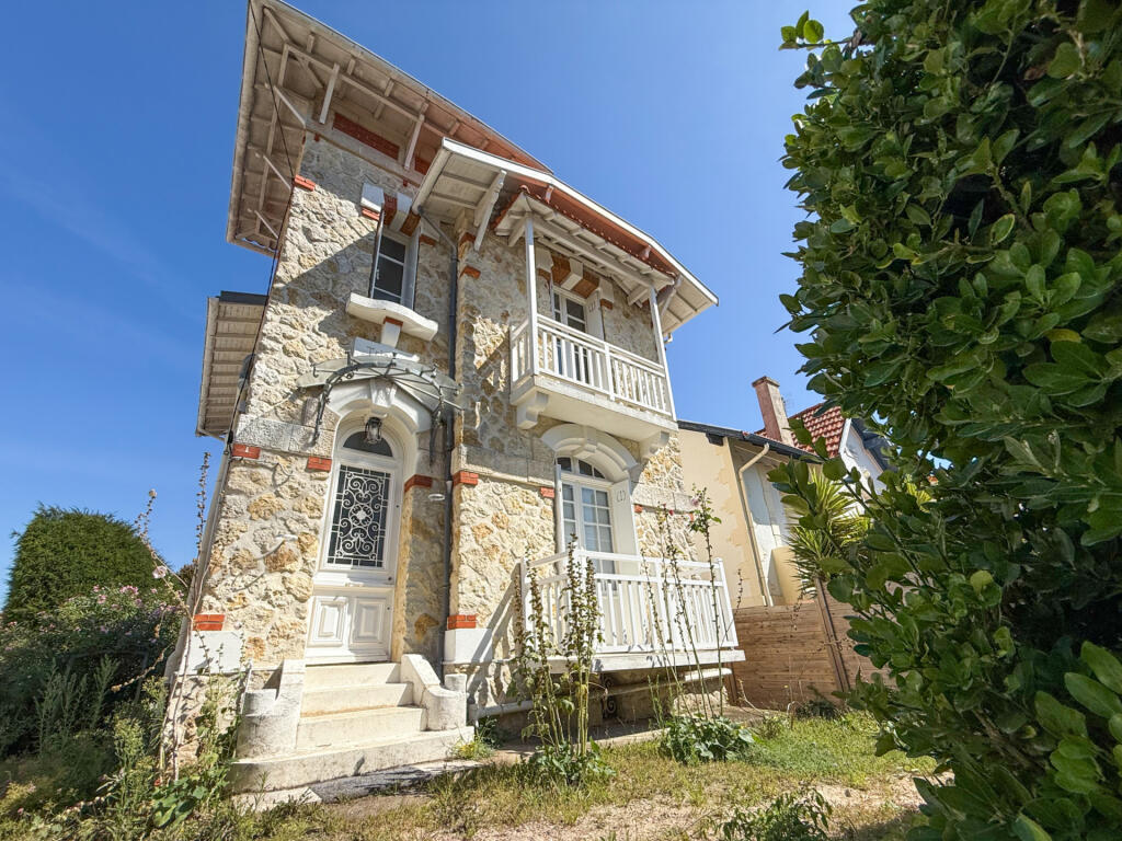 Main image of property: 17110 st-georges-de-didonne