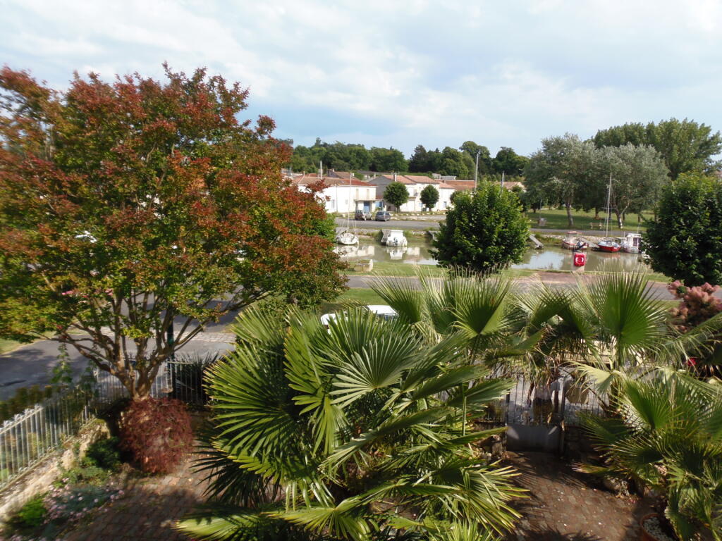 Main image of property: 17120 chenac-st-seurin-d-uzet