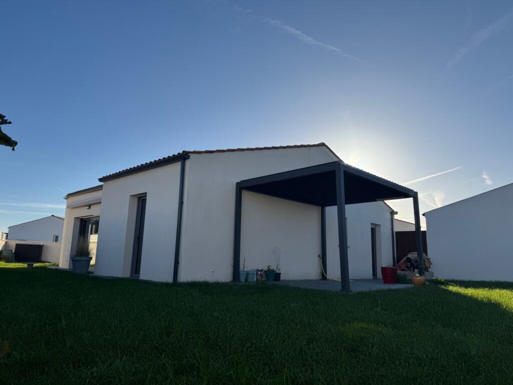 Main image of property: 17120 semussac