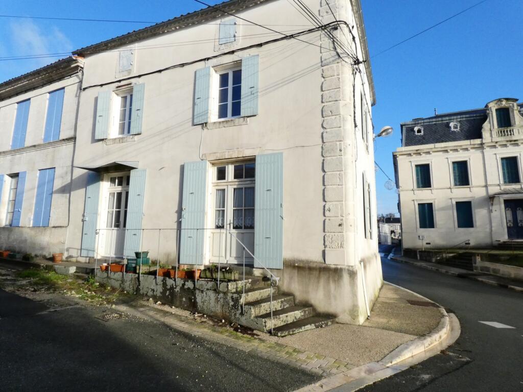 Main image of property: 17120 mortagne-sur-gironde