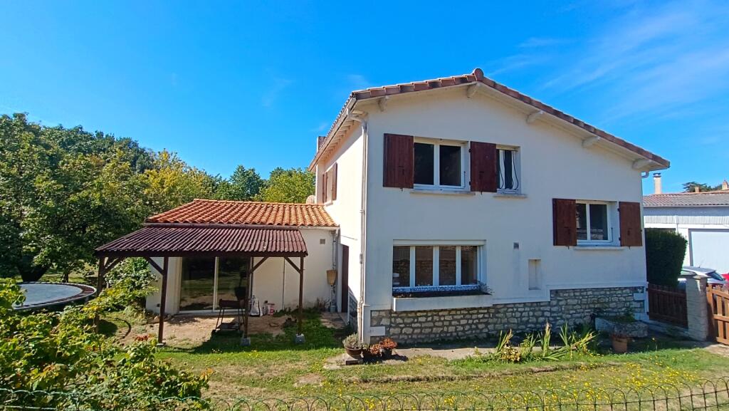 Main image of property: 17120 mortagne-sur-gironde