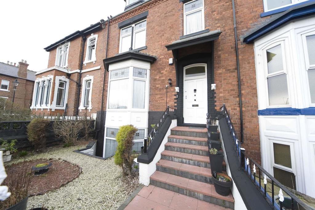6 bedroom terraced house for sale in Henry Smith Terrace, Hartlepool, TS24