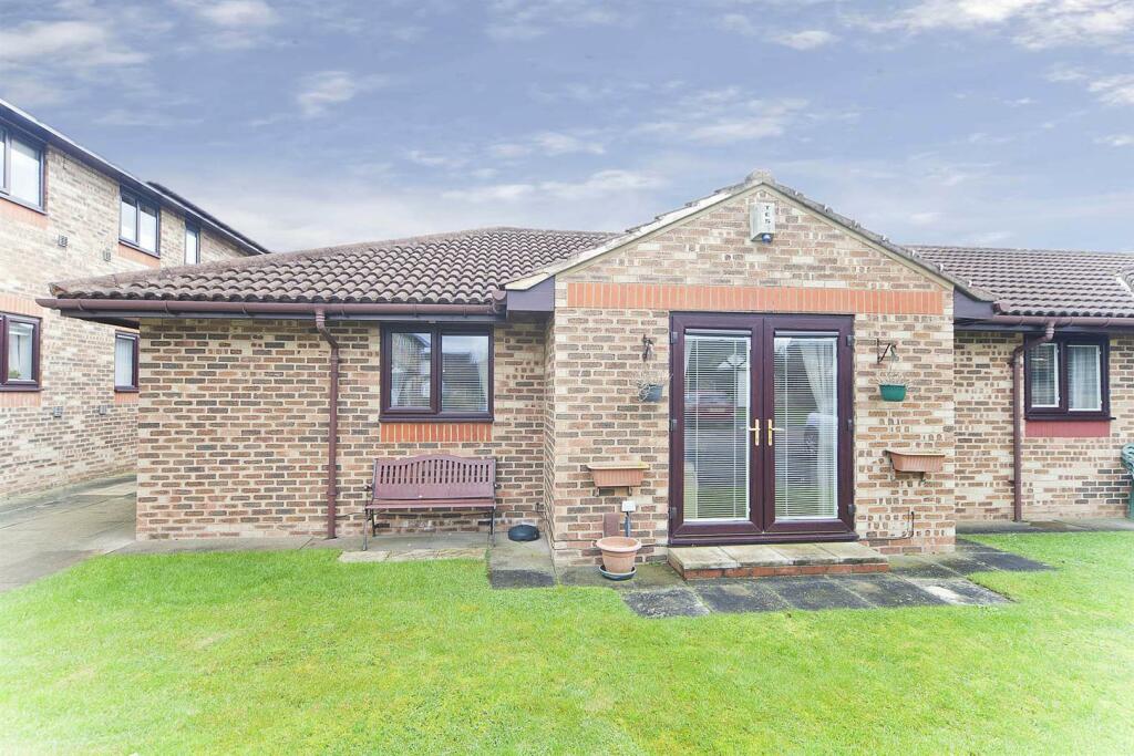 2 bedroom bungalow for sale in Staindale Place, Hartlepool, TS25