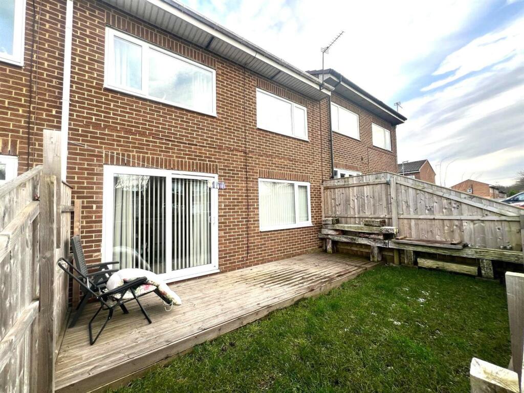 3 bedroom terraced house for sale in Snowdon Place, Peterlee, SR8