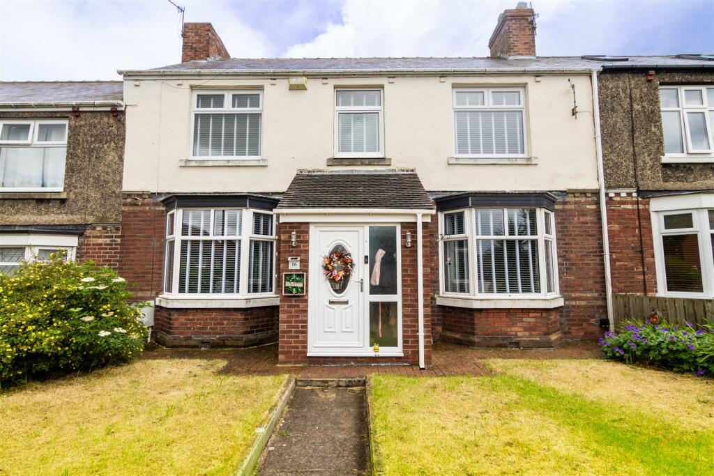 4 bedroom terraced house for sale in Lyons Avenue, Easington Lane