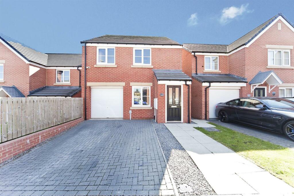 3 bedroom detached house for sale in Parsley Close, Easington, Peterlee