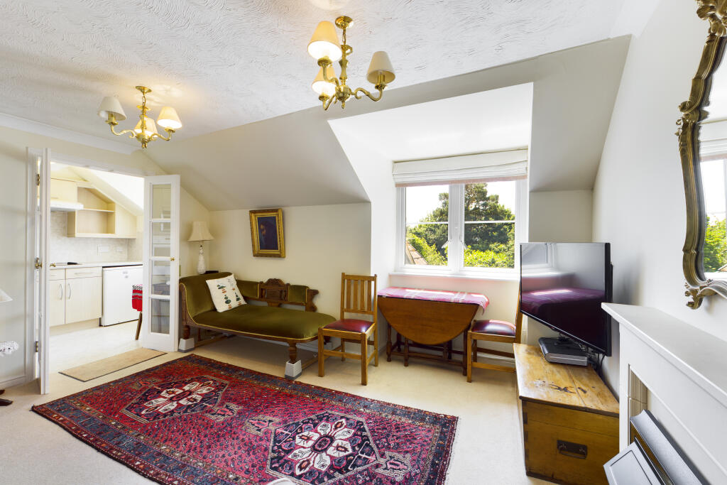 1 bedroom apartment for sale in Fairfield Road, East Grinstead, West