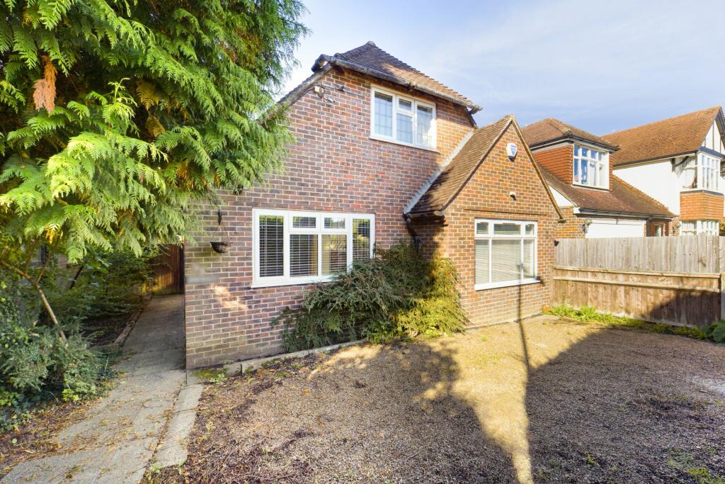 4 bedroom detached house for sale in Moat Road, East Grinstead, West Sussex, RH19