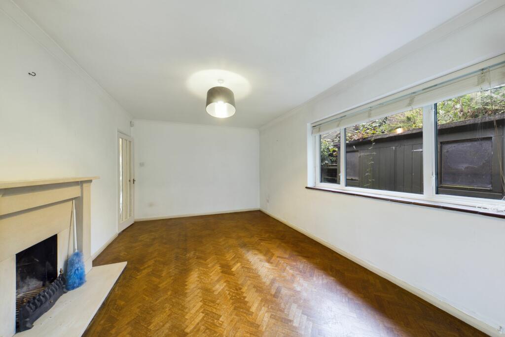 4 bedroom detached house for sale in Moat Road, East Grinstead, West Sussex, RH19