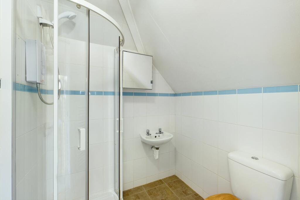 4 bedroom detached house for sale in Moat Road, East Grinstead, West
