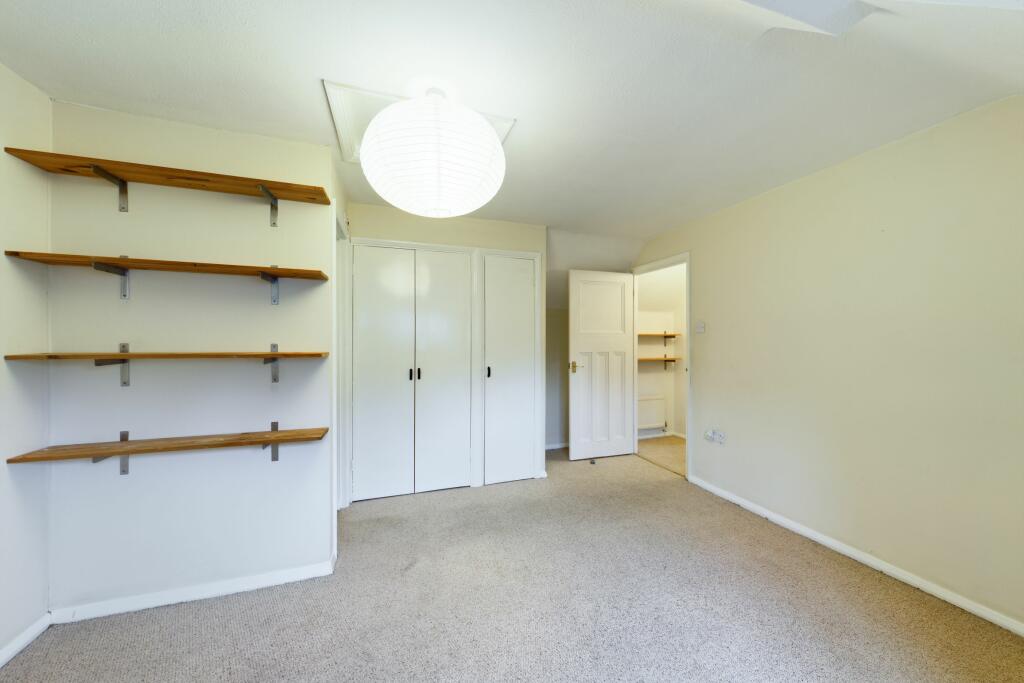 4 bedroom detached house for sale in Moat Road, East Grinstead, West