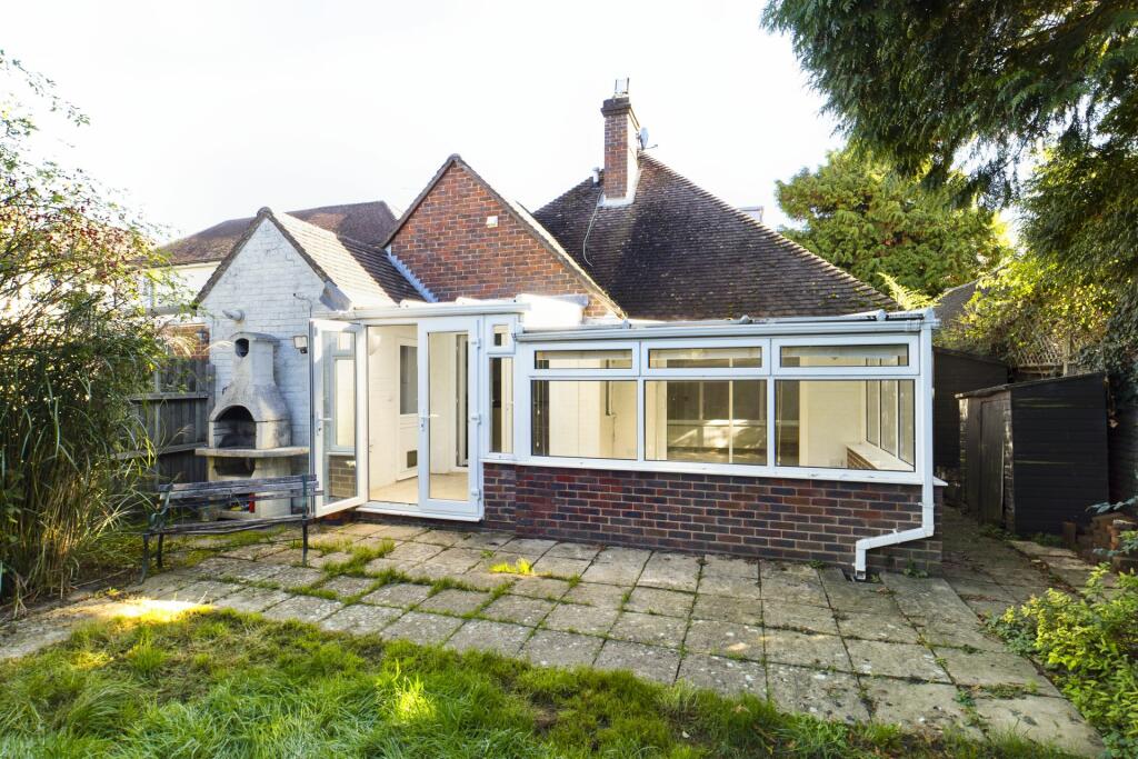 4 bedroom detached house for sale in Moat Road, East Grinstead, West Sussex, RH19