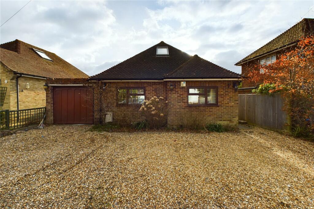 4 bedroom bungalow for sale in Elizabeth Crescent, East Grinstead, West