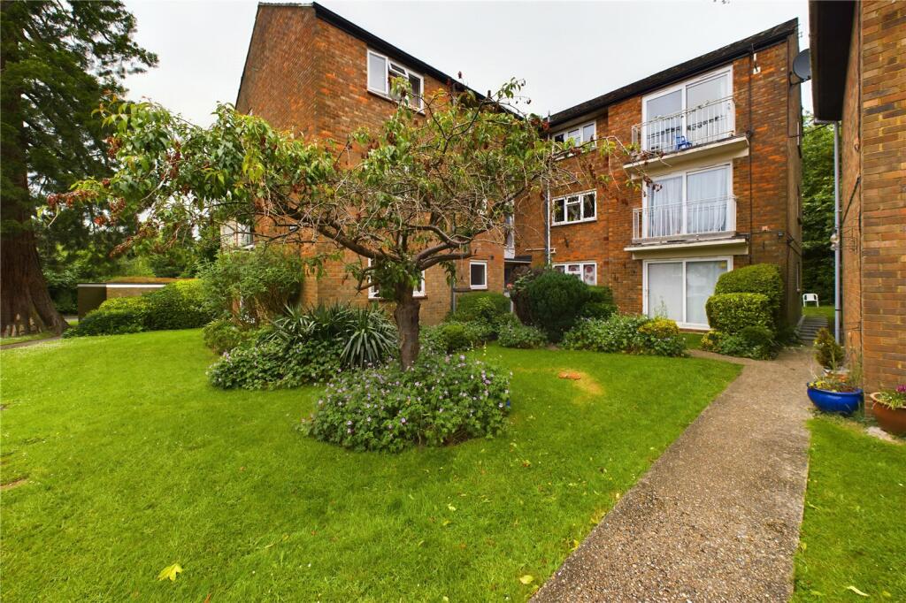 1 bedroom apartment for sale in Newlands Crescent, East Grinstead, West