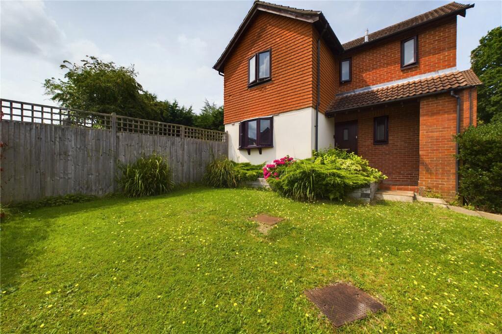 4 bedroom link detached house for sale in Lower Mere, East Grinstead