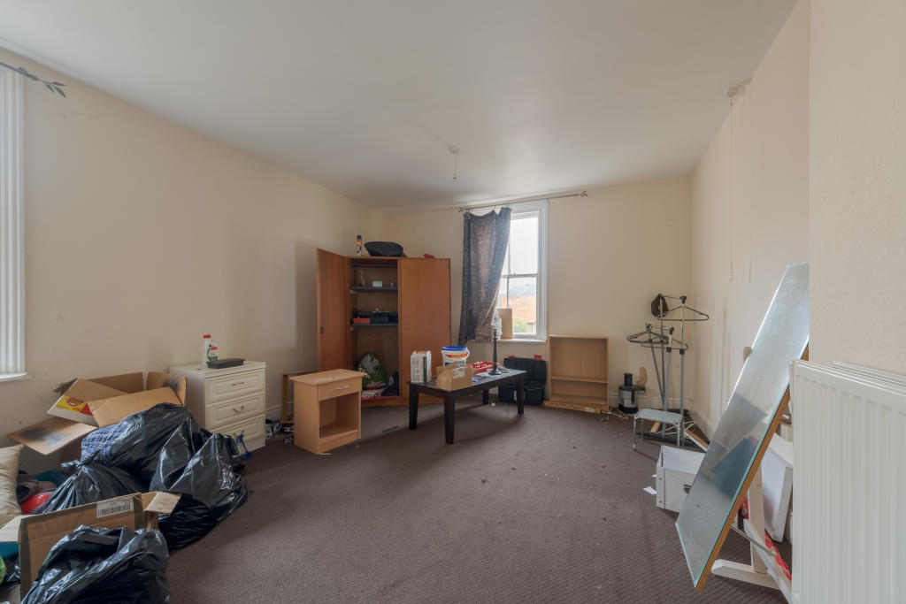 2 bedroom flat for sale in Wynnstay Road, Colwyn Bay, LL29