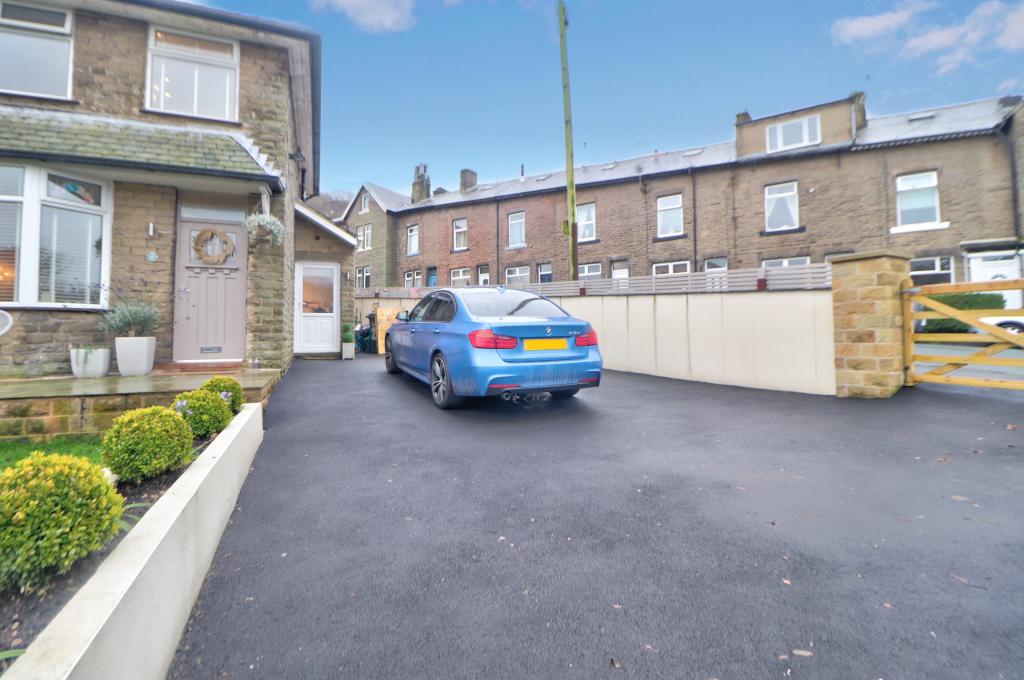 3 bedroom town house for sale in Kilnhurst Avenue, Todmorden, OL14