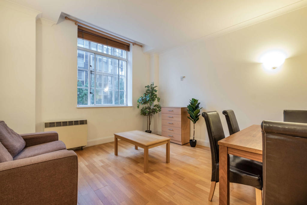 1 bedroom flat for sale in County Hall Apartments, York Road