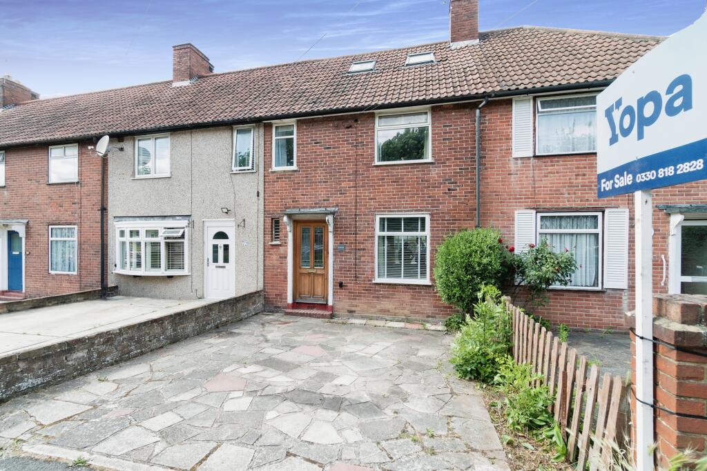 4 bedroom terraced house for sale in Love Lane, Morden, SM4