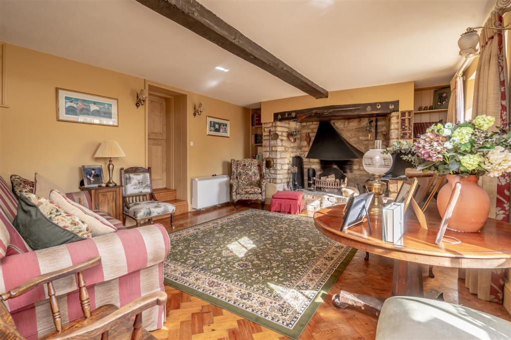 5 bedroom terraced house for sale in Manor Cottage, High Street, Weston