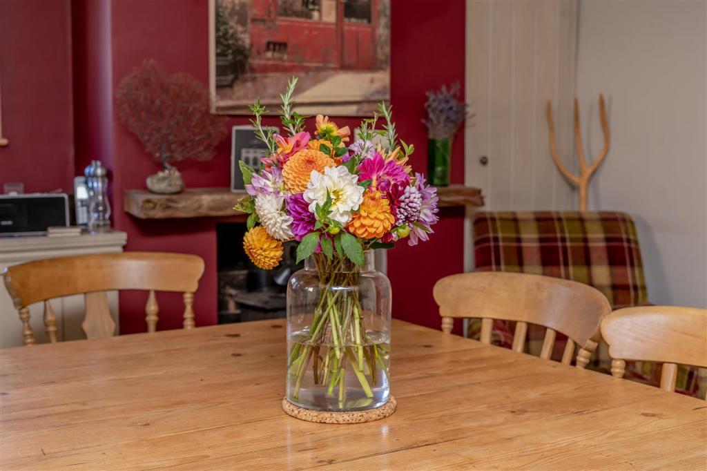 5 bedroom terraced house for sale in Manor Cottage, High Street, Weston