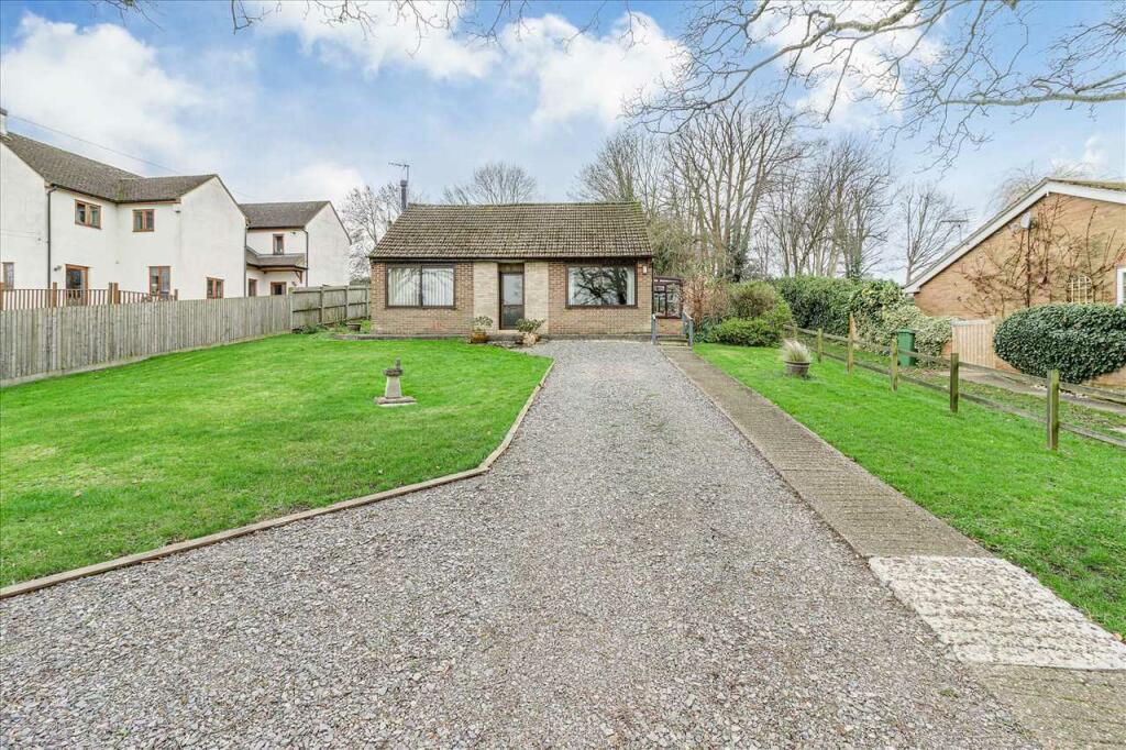 3 bedroom detached house for sale in Dagwood, Dagwood Lane, Stoke