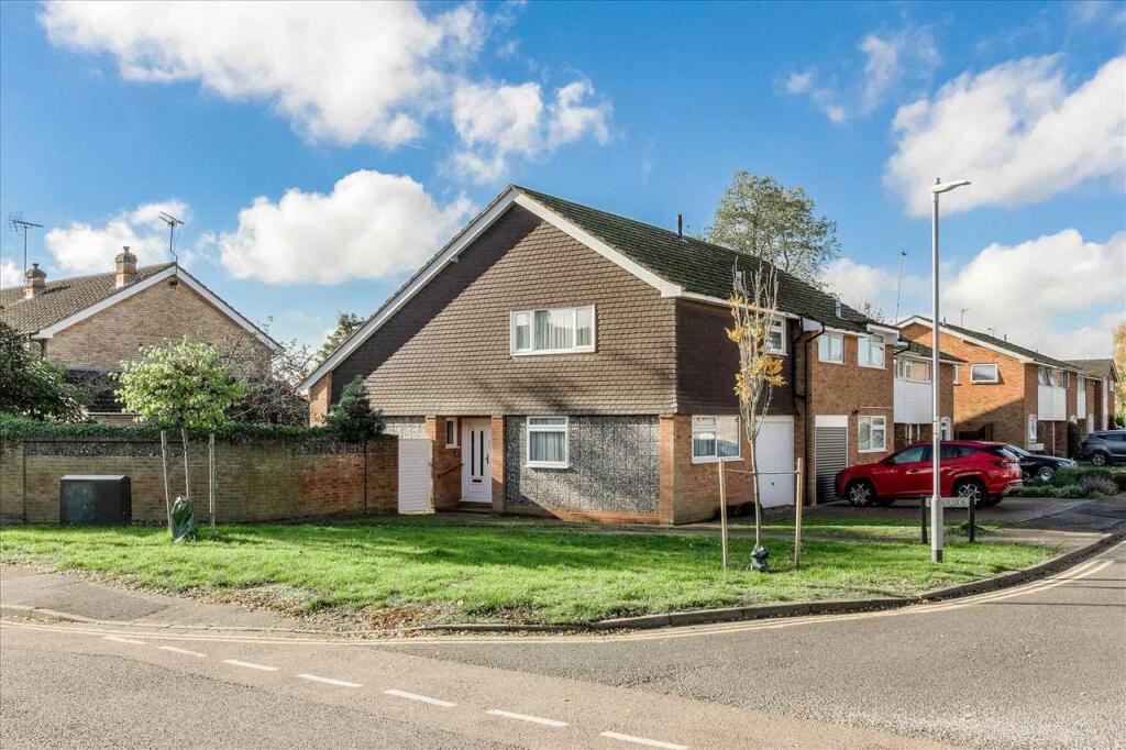 3 bedroom semidetached house for sale in Riverside, Leighton Buzzard, LU7