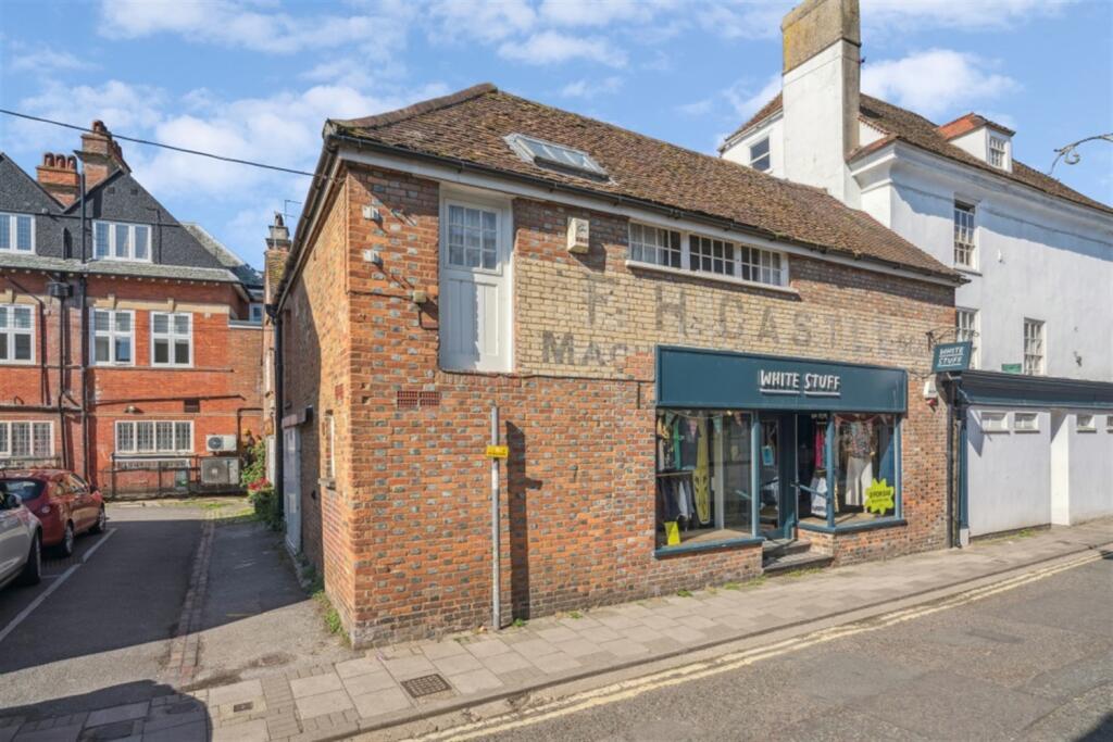 Main image of property: Buttermarket, Thame, OX9