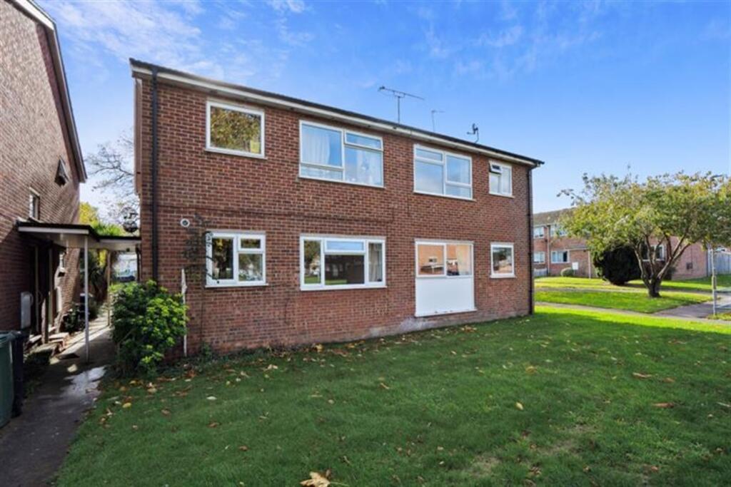 Main image of property: Denbigh Road, Thame, OX9