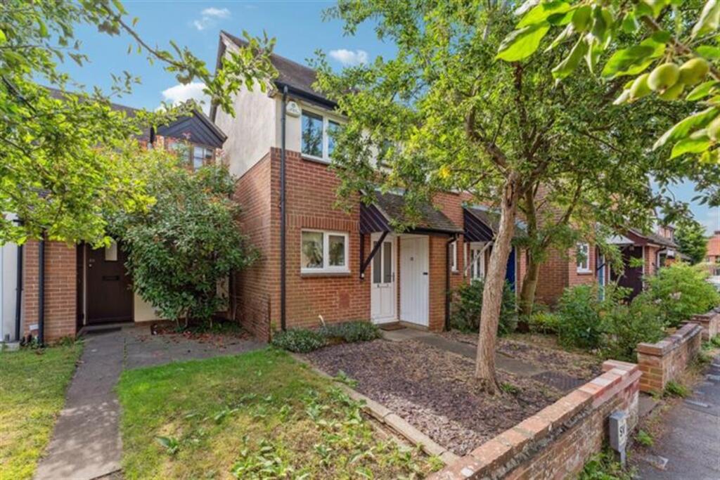 Main image of property: Lincoln Place, Thame, OX9