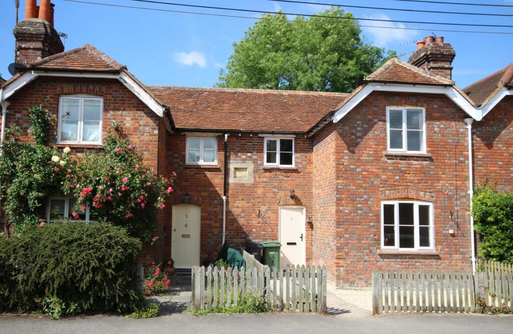 Main image of property: High Street, Lewknor, Watlington, Oxfordshire, OX49