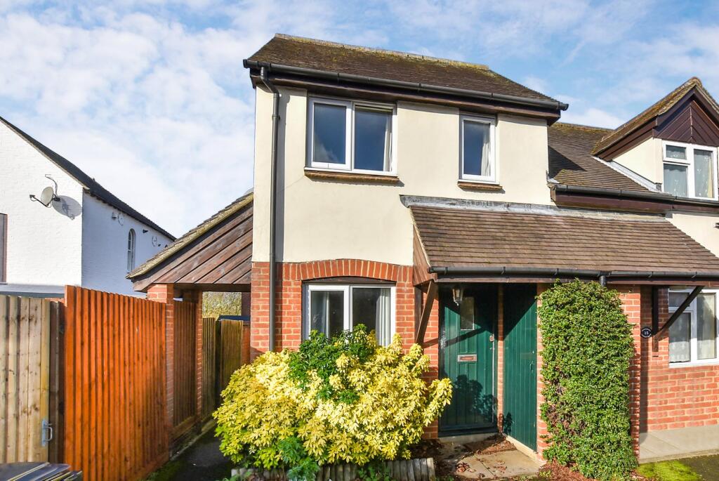 Main image of property: Lincoln Place, Thame, OX9