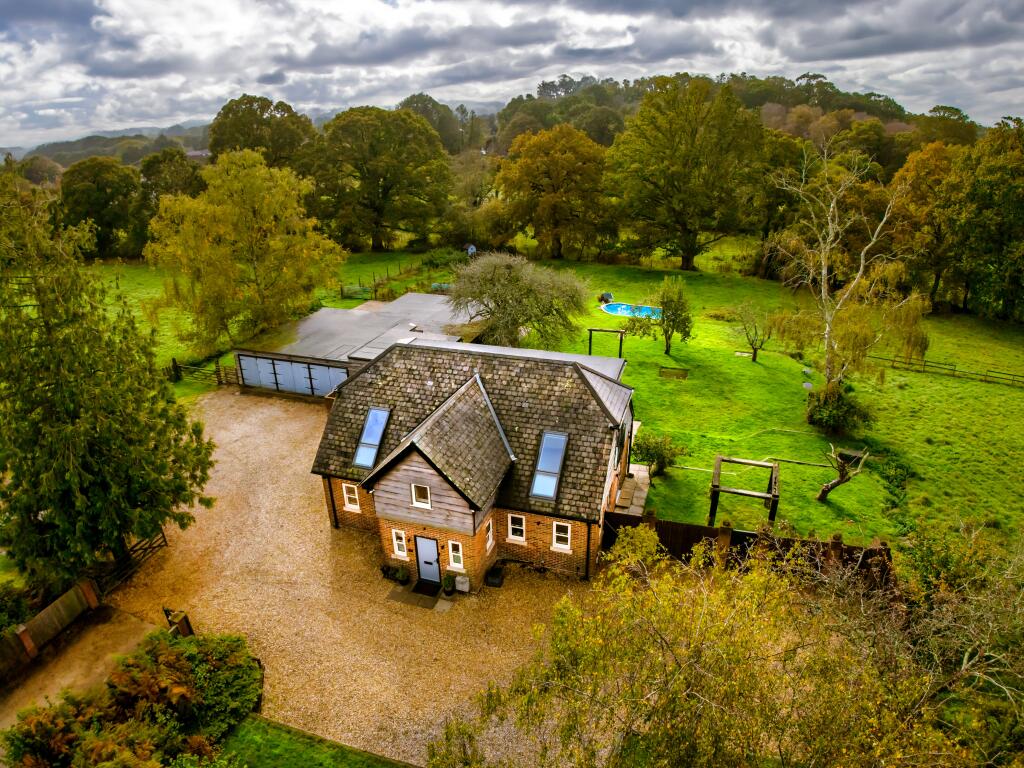 Main image of property: Rossiters Lane, SO40