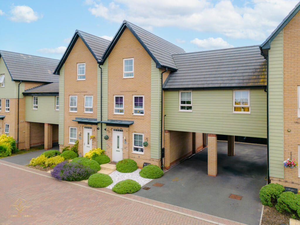 4 bedroom town house for sale in Foren Crescent, Godmanchester, PE29