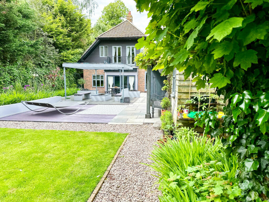 5 bedroom detached house for sale in Brampton Road, Buckden, PE19