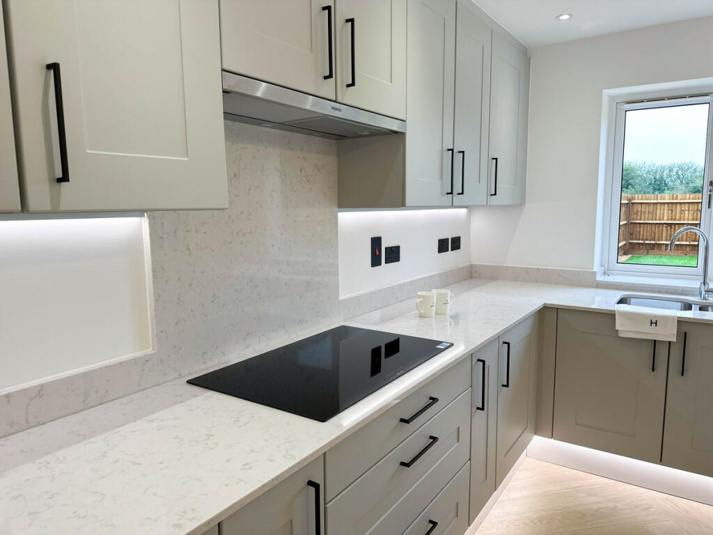 Additional property image - Hayfield Lodge, New Road, Over, CB24