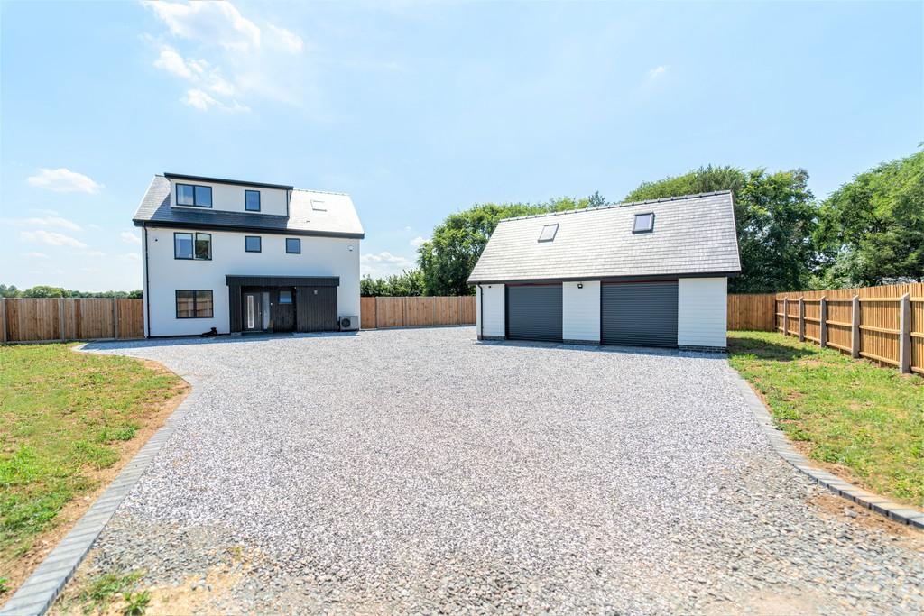 5 bedroom detached house for sale in Middleton Way, Fen Drayton