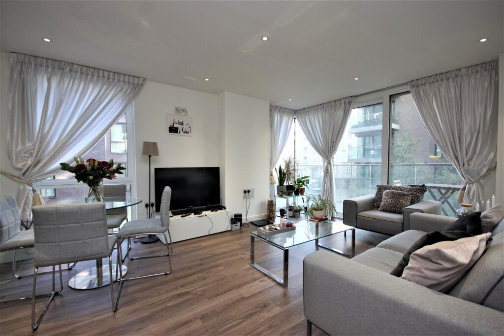 Main image of property: Devan Grove, Manor House, N4