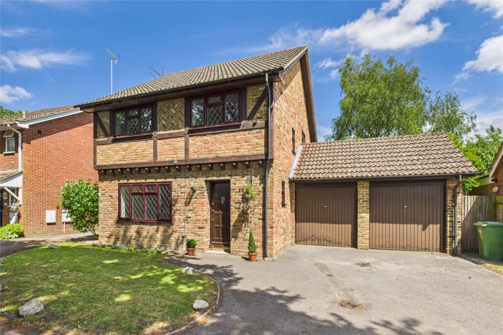 Main image of property: Comfrey Close, Farnborough, Hampshire, GU14