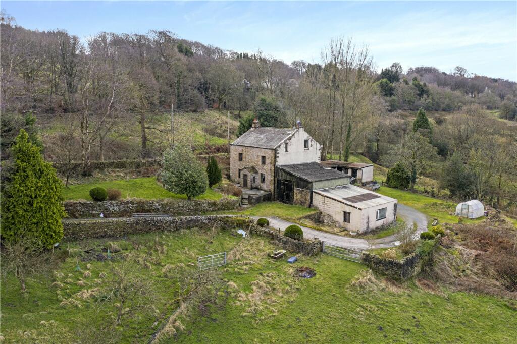 3 bedroom detached house for sale in Whalley Old Road, Billington, Clitheroe, Lancashire, BB7