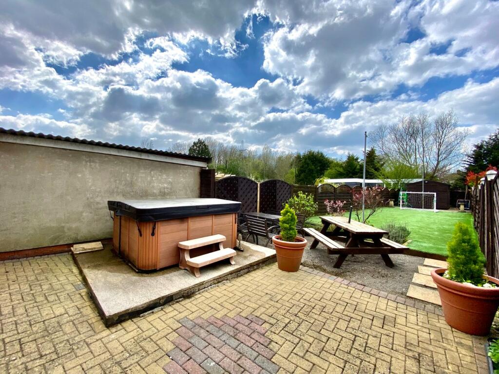 3 bedroom semidetached house for sale in Nash Road, Newport, NP19