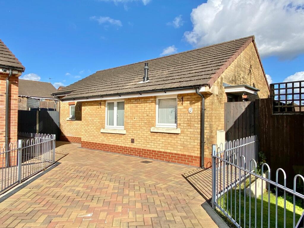 2 bedroom bungalow for sale in Ridgeway Gardens, Newport, NP20