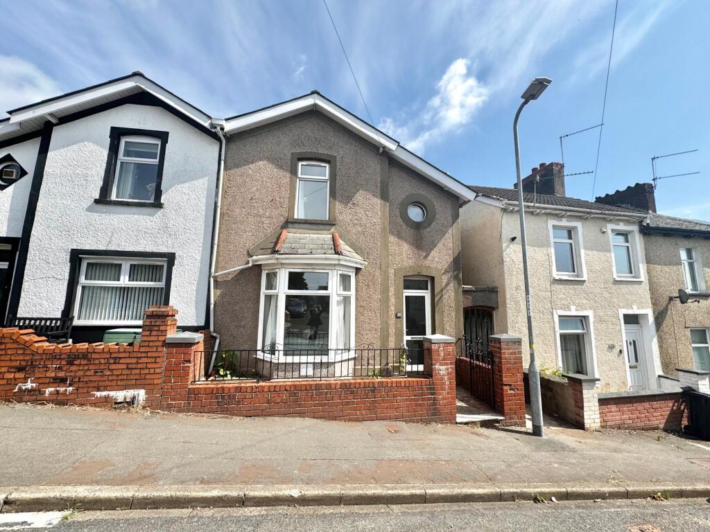 4 bedroom semi-detached house