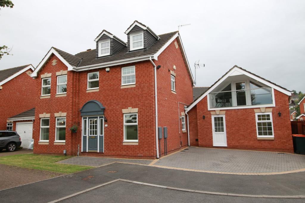 6 bedroom detached house for sale in Chichester Close, Newport, NP19