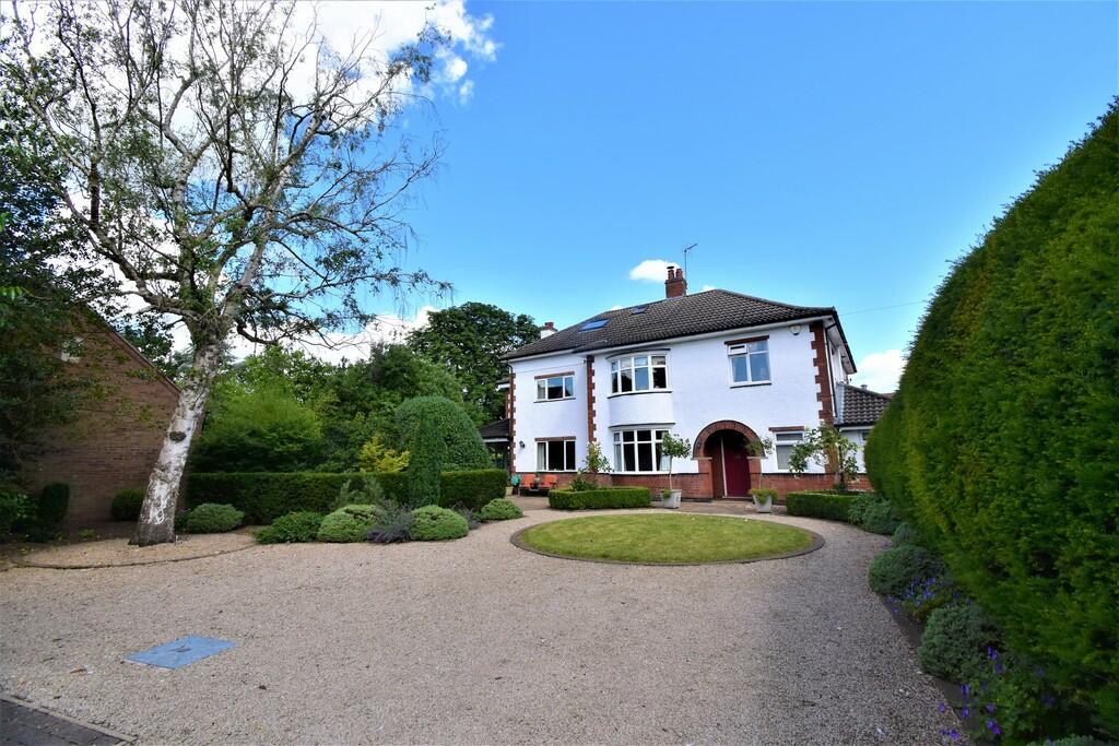 5 bedroom detached house for sale in London Road, Shardlow, DE72