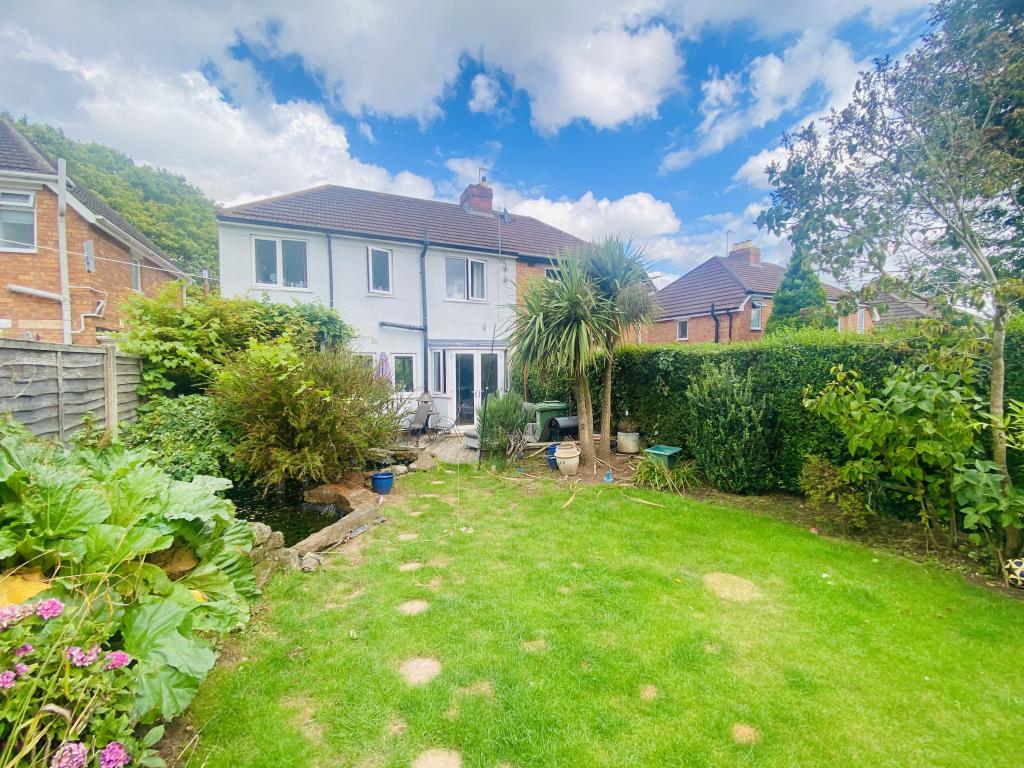 3 bedroom semidetached house for sale in Joeys Lane, Wolverhampton, WV8