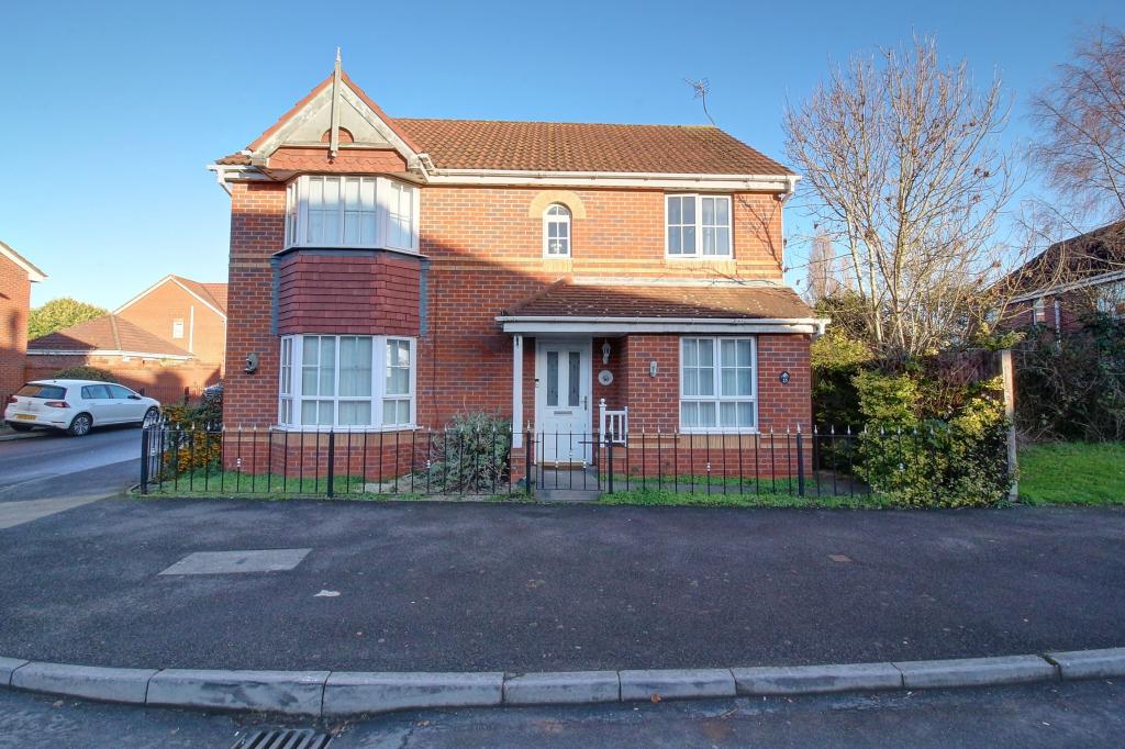 4 bedroom detached house for sale in Mitchell Road, Bedworth, CV12