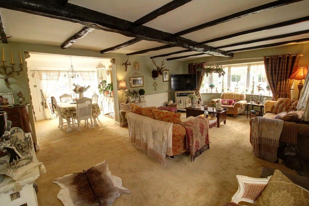 3 bedroom detached house for sale in Alders Lane, Nuneaton, CV10