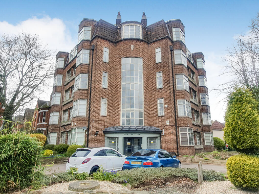 2 bedroom flat for sale in Hagley Road, Birmingham, B16
